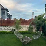 Pupa Alacati Butik Кешме