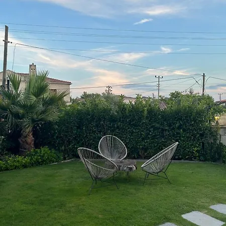 Pupa Alacati Butik Cesme