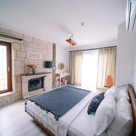 Pupa Alaçatı Butik Otel *