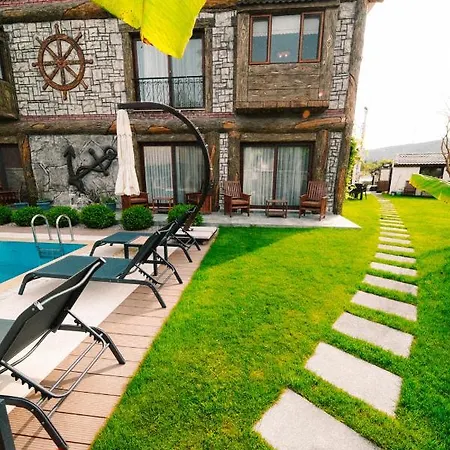 Pupa Alaçatı Butik Otel