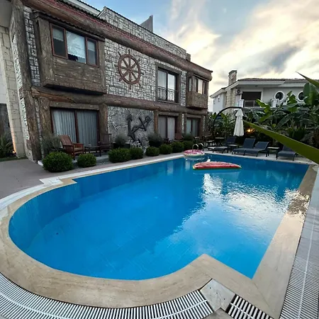 Pupa Alaçatı Butik *