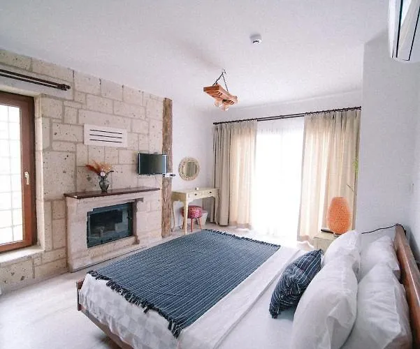 Pupa Alaçatı Butik Hotel *