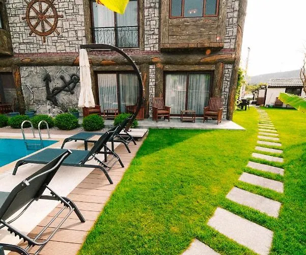 Pupa Alacati Butik Hotel