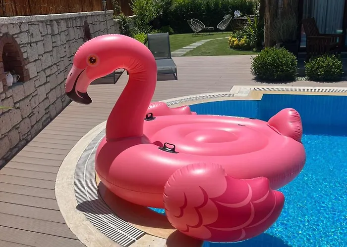 Pupa Alacati Butik Hotel *